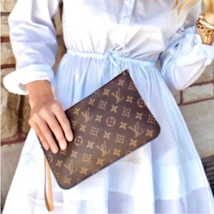 🌹Authentic Neverfull GM Wristlet - Louis Vuitton 100% Authentic!